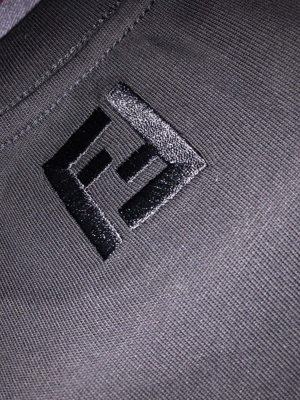 ブランドTシャツ全体デザイン